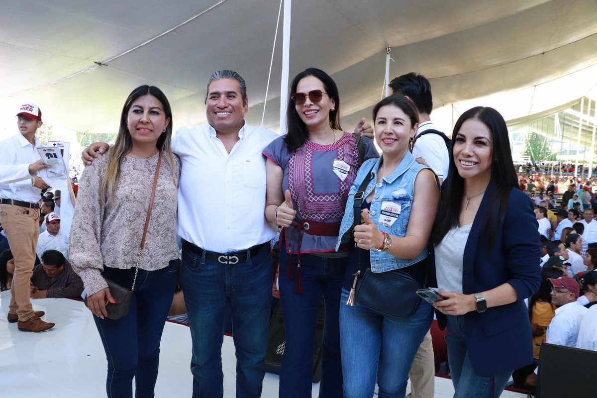 Liliana Luna Aguirre (@lyly_luna) on Twitter photo 