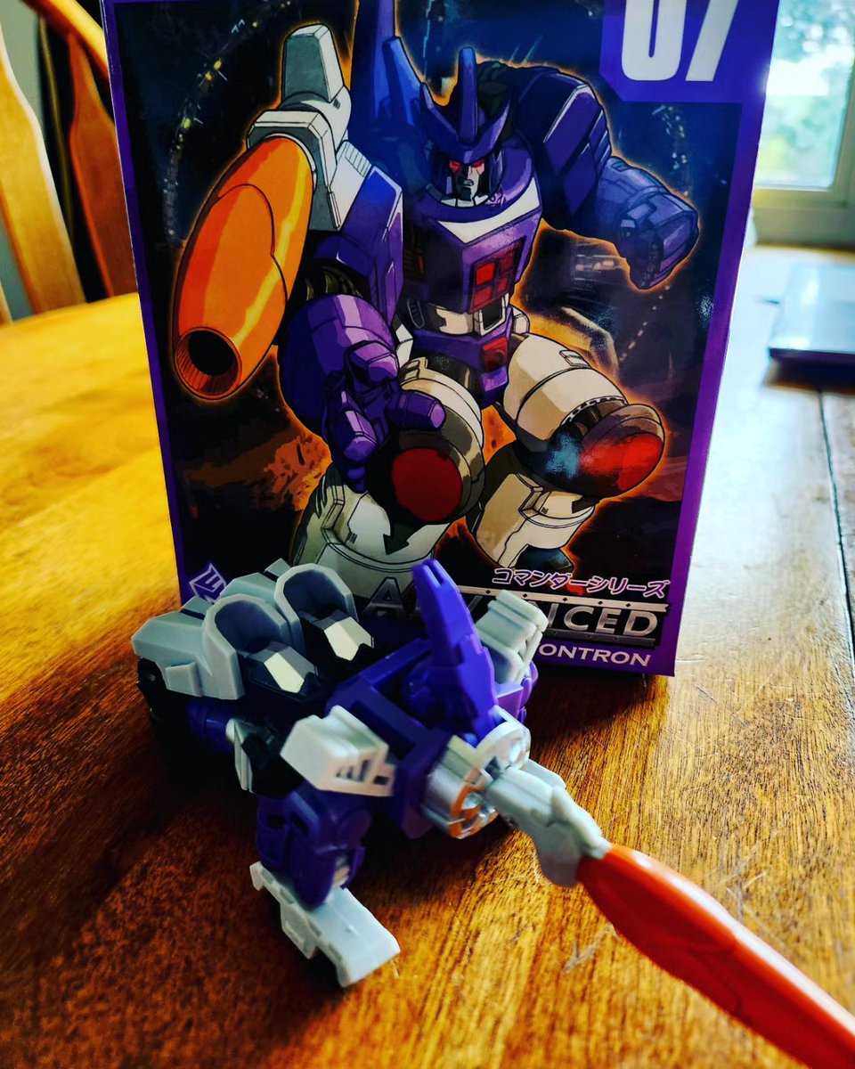 Caper4Life78's tweet photo. Wasn't expecting this addition until next week, a 3rd party Galvatron from China... 🤘
#transformers #transformersthemovie #transformersgenerationone #transformersg1 #autobots #decepticons #galvatron #megatron https://t.co/jmP596iqC1