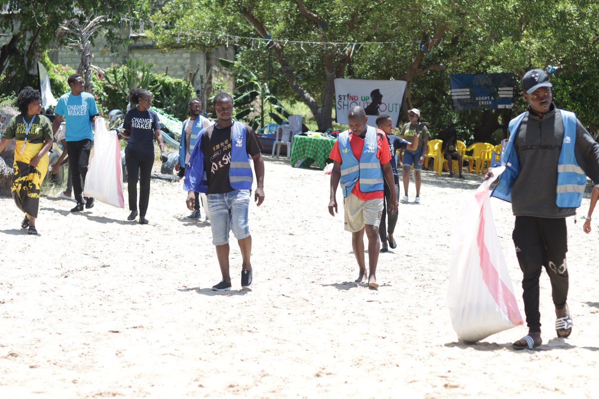 SUSOyouth's tweet photo. Passionate about beach waste management, with #TudorKwenyeMap, we cleaned up Tudor Beach, collecting especially plastic wrappings &amp; bottles. 
This #TukoTayari Clean Sweep enhanced our partnership for #ImprovedLivelihoods #PoweredByConservation @Nature_Africa https://t.co/UvrTSH8N67