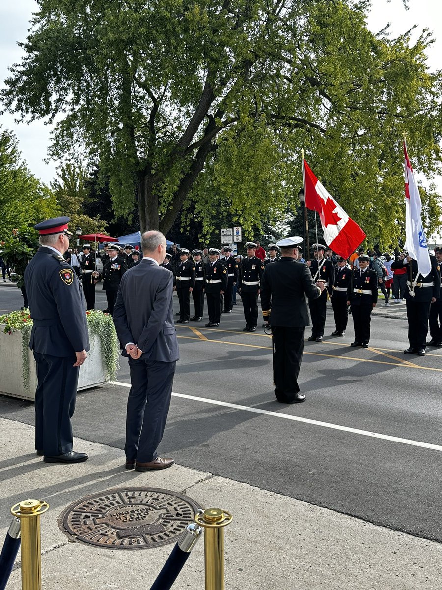 MayorPaterson's tweet photo. This weekend I welcomed @HmcsCataraqui to exercise Freedom of the City in recognition of the establishment of the Royal Canadian Naval Volunteer Reserve in 1923. What a great opportunity to celebrate our connection with the military community.
@Comd_KGN_Cmdt 
#ygk #cfbkingston https://t.co/2yKNQkf3YM
