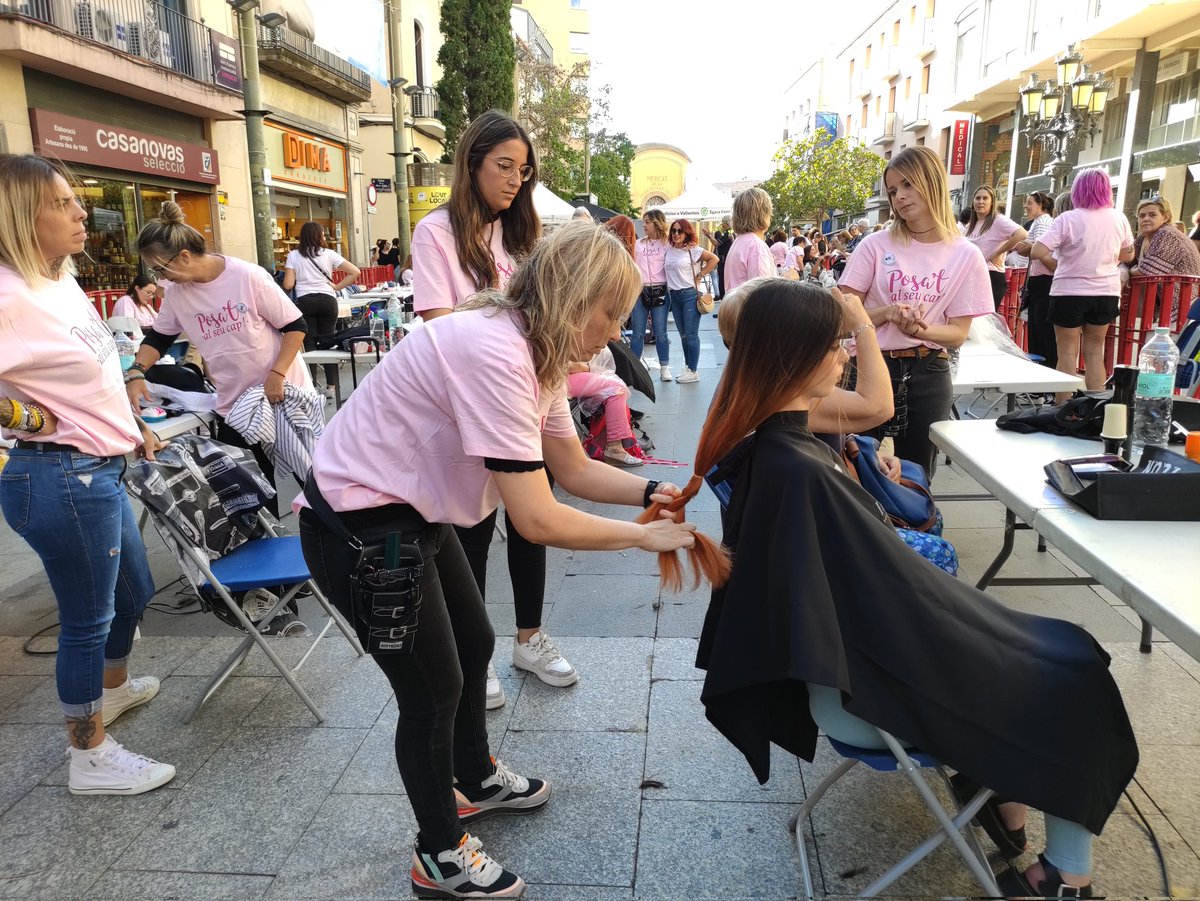 Aquesta tarda ja he fet feina i per una bona causa <a href="/polisxvalientes/">Policias X Valientes</a> #PosatAlSeuCap rapada solidària per lluitar contra el càncer infantil #Terrassa