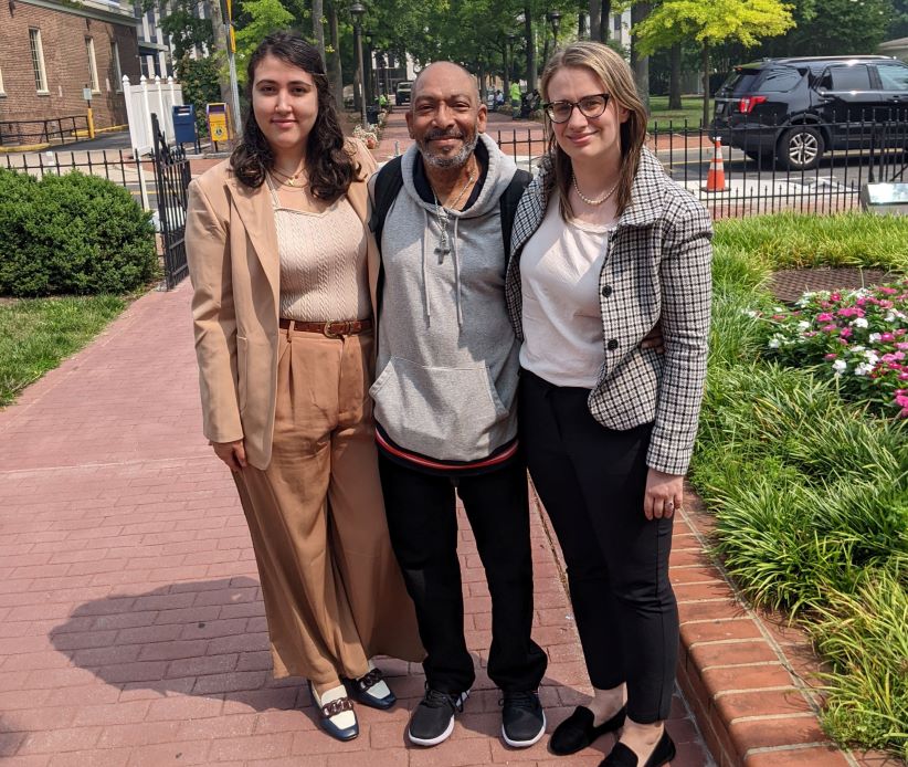 This summer, Project 6 was delighted to welcome home Mr. L, after 42 years of incarceration. Mr. L was one of Project 6’s very first cases and we were able to match him with an outstanding team of pro bono attorneys at <a href="/HoganLovells/">Hogan Lovells</a> who won his release.

 project-6.org/project-6-clie…