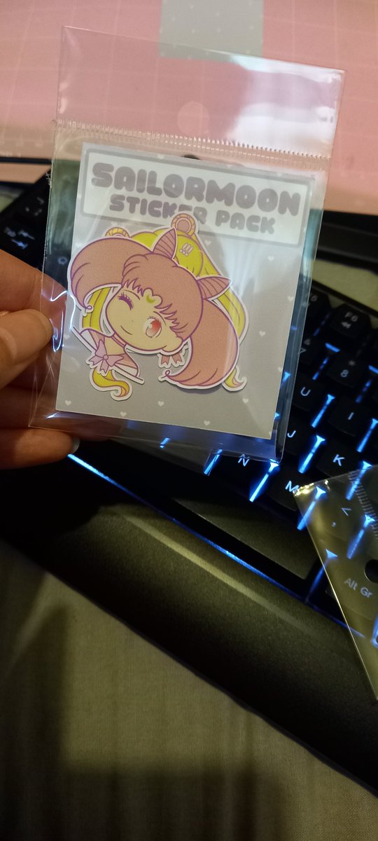 MinnieMissCraft's tweet image. Been a busy morning making new stickers for my shop! I accidently made the packaging image too small :')

#sailormoon #finalfantasy #stickers #fanart #anime #videogame #artist