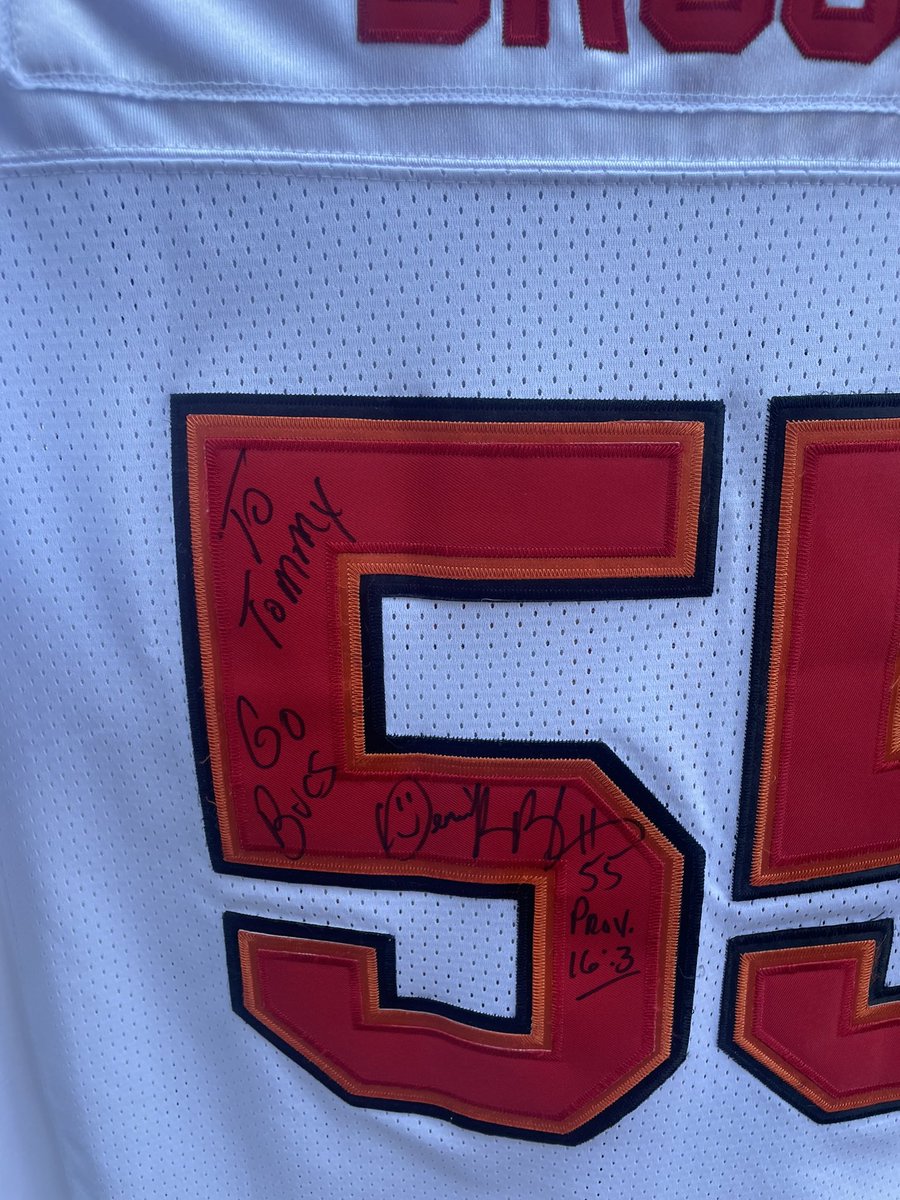 tbroyles21's tweet photo. Got Tampa Bay’s G.O.A.T to sign my jersey today @DBrooks55 #Bucs #GOAT #Grateful https://t.co/EM05hHngRv