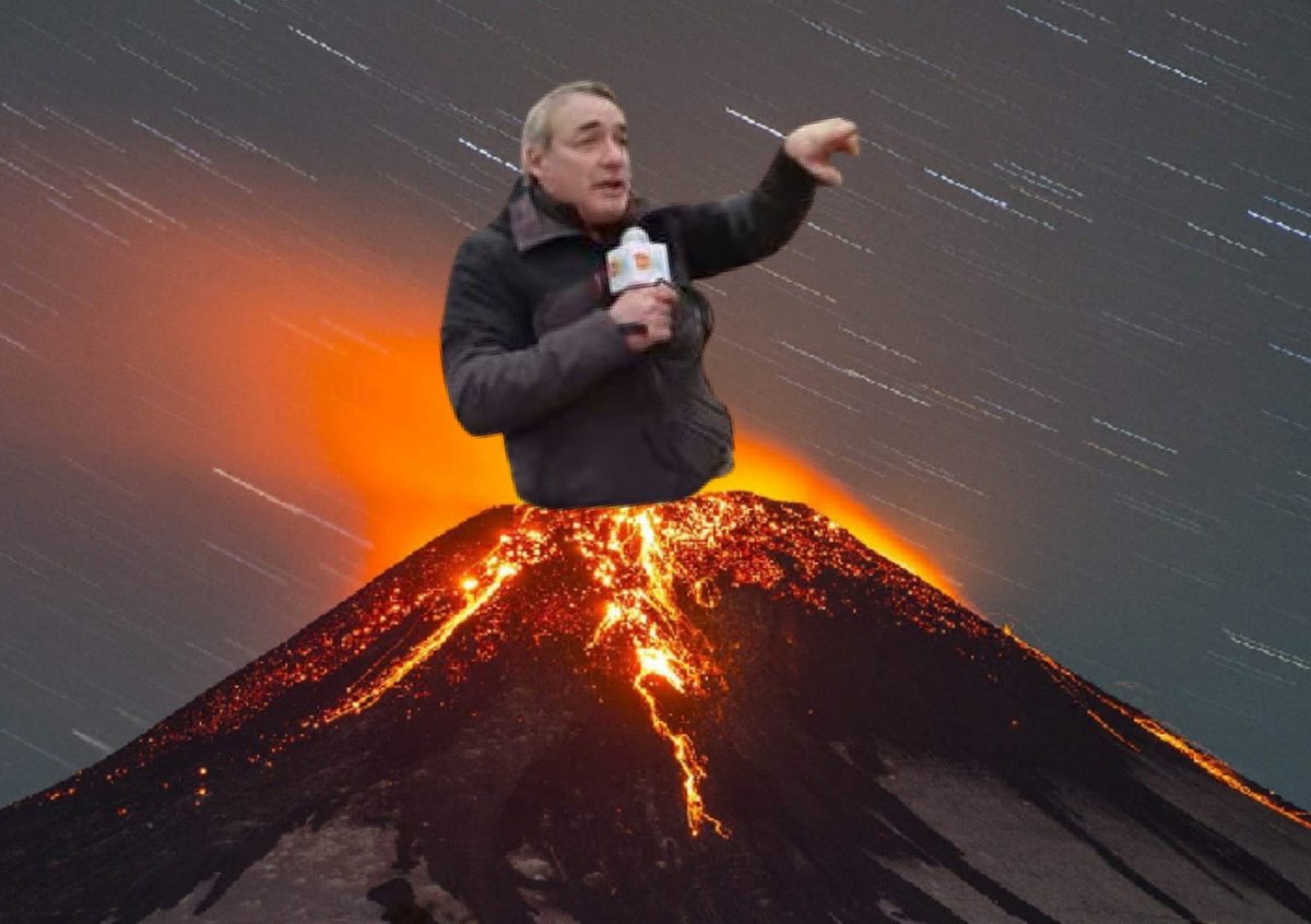 AstarothHatred's tweet photo. "Acá vemos desde la erupción del Volcán Villarrica que nadie del gobierno se ha hecho presente con mangueras para tirarle agua y apagarlo, esto es inaceptable."

-- José Luis Repenning. https://t.co/OFkxGFwuam