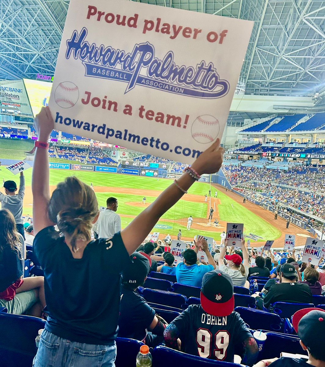 Big thanks to Miami ⁦<a href="/Marlins/">Miami Marlins</a>⁩ for supporting ⁦<a href="/howardpalmetto/">Howard Palmetto</a>⁩ youth sports! Calling all #GIRLS ➡️ HP just started it’s #Softball League! Sign up now 👉 howardpalmetto.com/content/223/So… ⁦<a href="/iplaylikeagirl/">Play Like a Girl!</a>⁩ ⁦<a href="/JennieFinch/">Jennie Finch</a>⁩ <a href="/DrDotShortstop/">Dot Richardson</a> <a href="/jessmendoza/">Jessica Mendoza</a> ⁦🥎