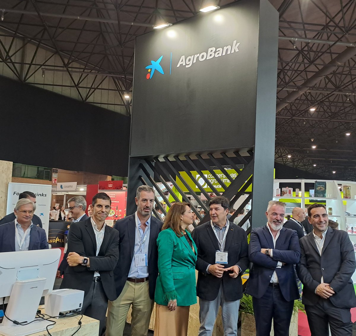Hoy hemos tenido la oportunidad de presentar nuestro papel en la Feria #Autentica2023 a los representantes de la Junta de Andalucía, los organizadores del <a href="/autenticafest/">Auténtica Premium Food</a> y los representantes de <a href="/caixabank/">CaixaBank</a>. ¡Ha sido todo un placer! 🙌

#AgroEvents <a href="/nebext/">NEBEXT | Next Business Exhibitions</a> <a href="/CarlosSearaDieg/">Carlos Seara Diéguez</a>