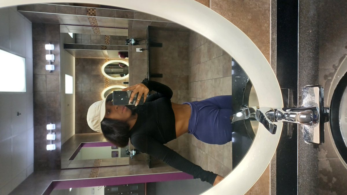 DedraUgc's tweet photo. It's all about self-discipline!  You have to want it bad enough!  *mom of 3 &amp; 3 c-sections later* still going! #fitmom #FitnessMotivation #FitnessMotivation #fitnessjourney #musclemommy #weightlossjourney #weightloss https://t.co/KqiDXQx1sk
