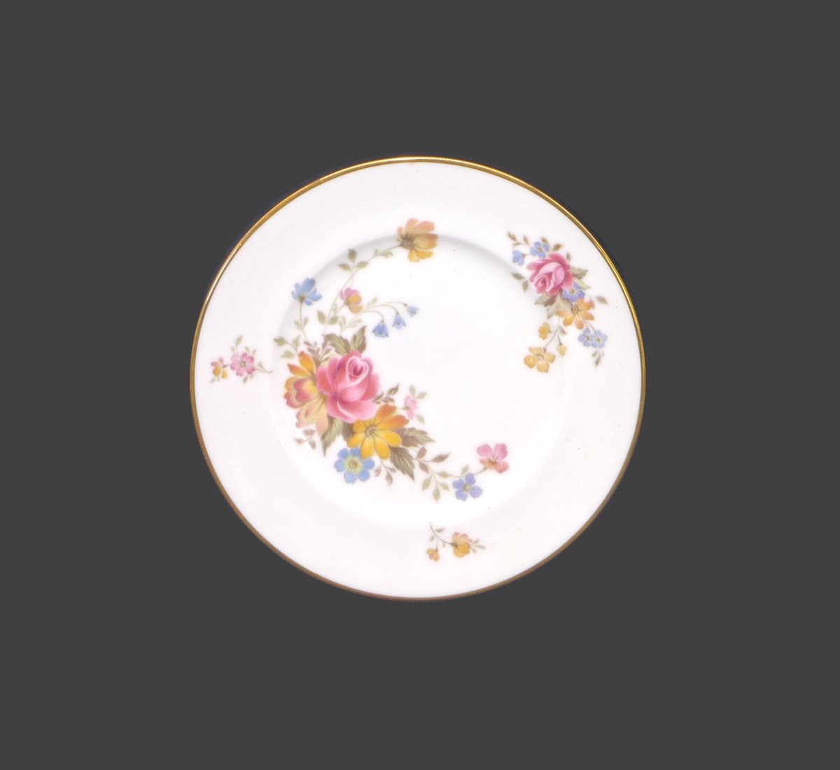 G97816960Girl's tweet photo. Noritake Scala 2761 bread plate made in Ireland. https://t.co/7sa5a1msVv via @Etsy #BuyfromGroovy #antiqueshop #tableware #dinnerware #vintagetableware #Springdishes #Noritake #NoritakeIreland #NoritakeScala #Scala #EtsySellers https://t.co/sju9J7hTW3