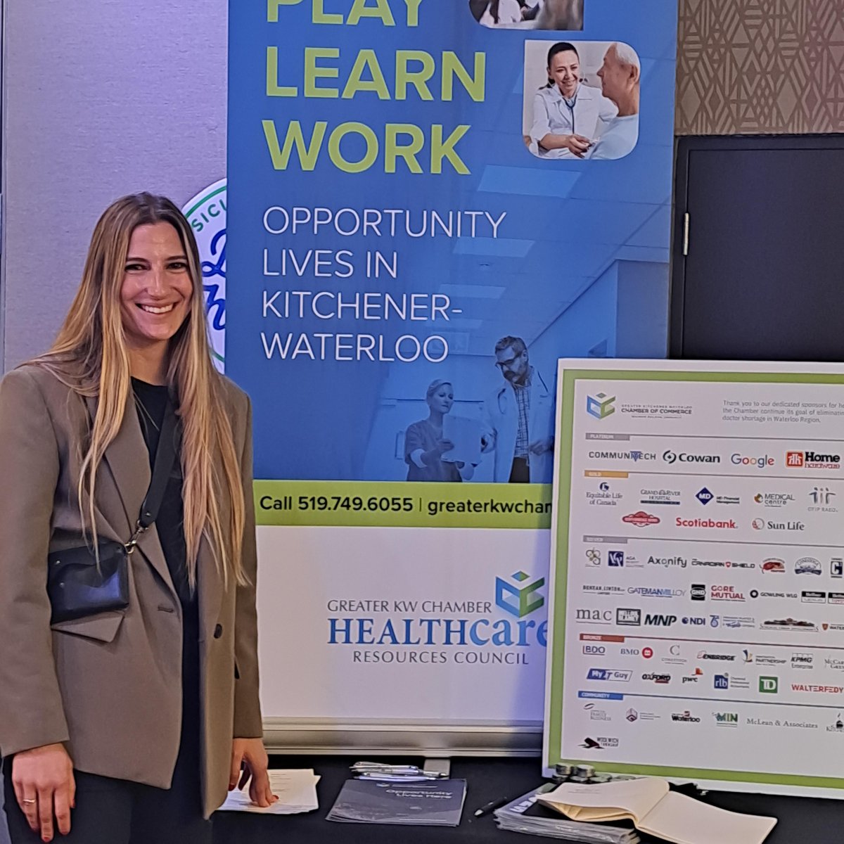 GKWCC's tweet photo. We are thrilled to be engaging with Kitchener-Waterloo McMaster family medicine residents who are training in our community.

Thank you to our sponsors for making this possible. #physicianrecruitment #kitchenerwaterloo #gkwcc #healthcare https://t.co/hqCppVomPN
