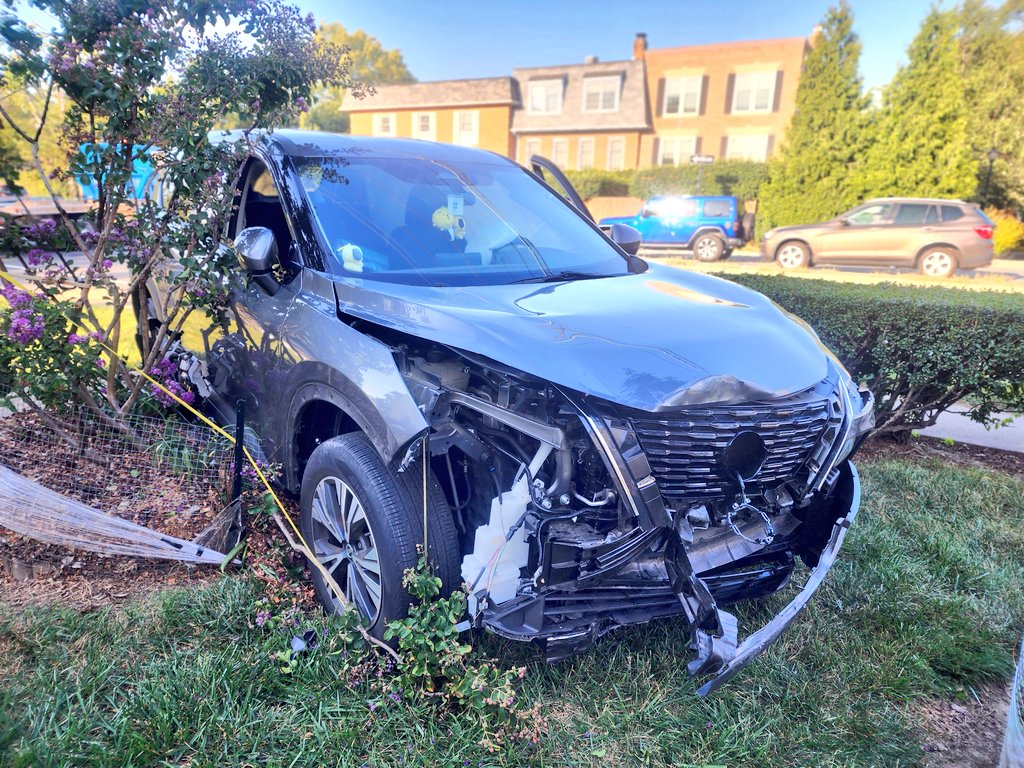 saeuchelle's tweet photo. REPOSTS AND SHARES HEAVILY APPRECIATED 😔🙏

This is probably the most desperate post I'm going to make. All shop support will go to purchasing a new vehicle. 🚗

DISCOUNT CODE: HELPINGHAND

🛒 https://t.co/jjxjb8OTK3

Brief explanation down below! https://t.co/O8v7fWuh9S