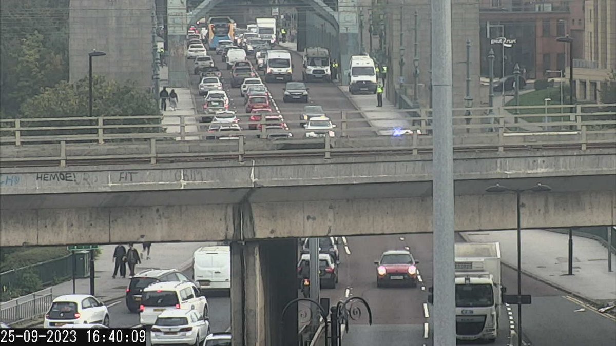 💥Incident

📌A167 Tyne Bridge (Northbound), lane 1 partially obstructed due to a police incident. 

#Newcastle #Gateshead