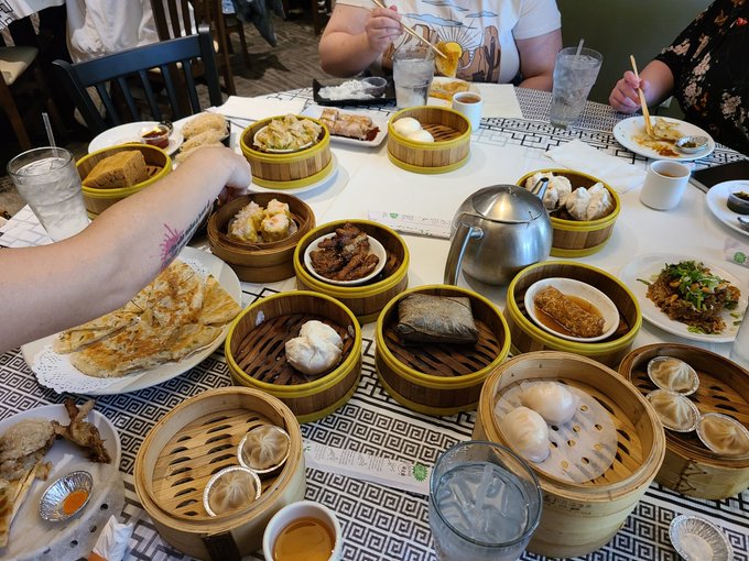 Enjoyed a dim sum feast this weekend with my friends! Who's paying my share? 😏 https://t.co/IAx5FYOM<a href="/tag/customclip"class="tags"><span>#customclip</span></a>