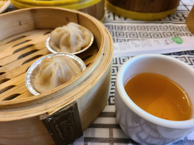 Enjoyed a dim sum feast this weekend with my friends! Who's paying my share? 😏 https://t.co/IAx5FYOM<a href="/tag/customclip"class="tags"><span>#customclip</span></a>