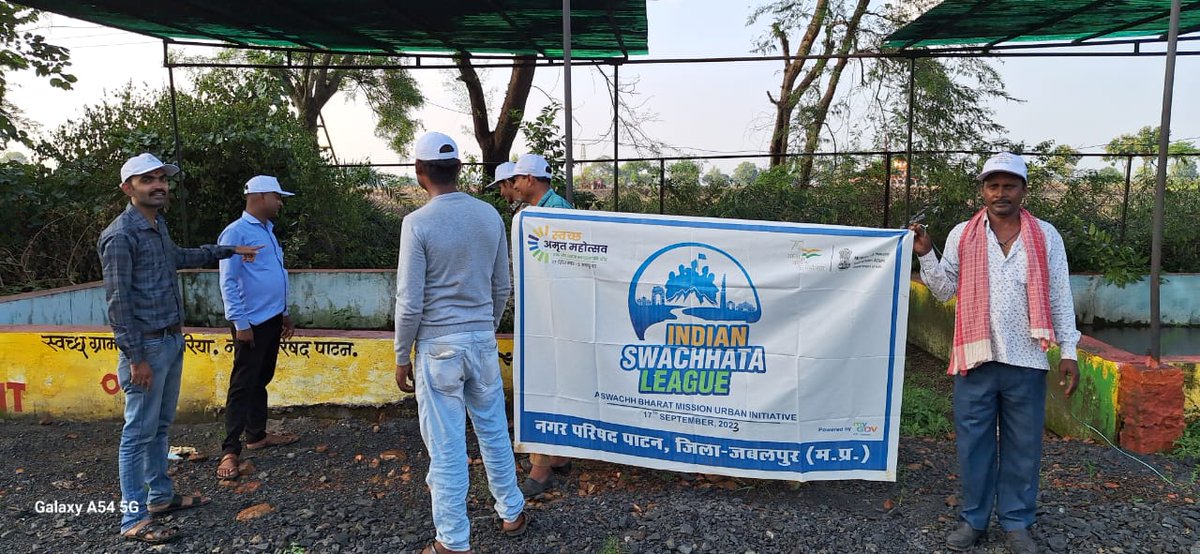 PatanSbm's tweet photo. नगर परिषद पाटन द्वारा स्वच्छता की सेवा पखवाड़ा अंतर्गत आज दिनांक 25/9/23 को ठोस अपशिष्ट प्रबंधन स्वच्छ ग्राम गुरुपीपरिया प्लांट में MRF, FSTP, C&amp;D, COMPOSTING PIT प्लांट का नगर के युवाओं छात्रों द्वारा भ्रमण किया गया। व जानकारी दी गई।
#मेरा_पाटन_बदल_रहा_है #YouthVsGarbage https://t.co/YoYLhTCBIy