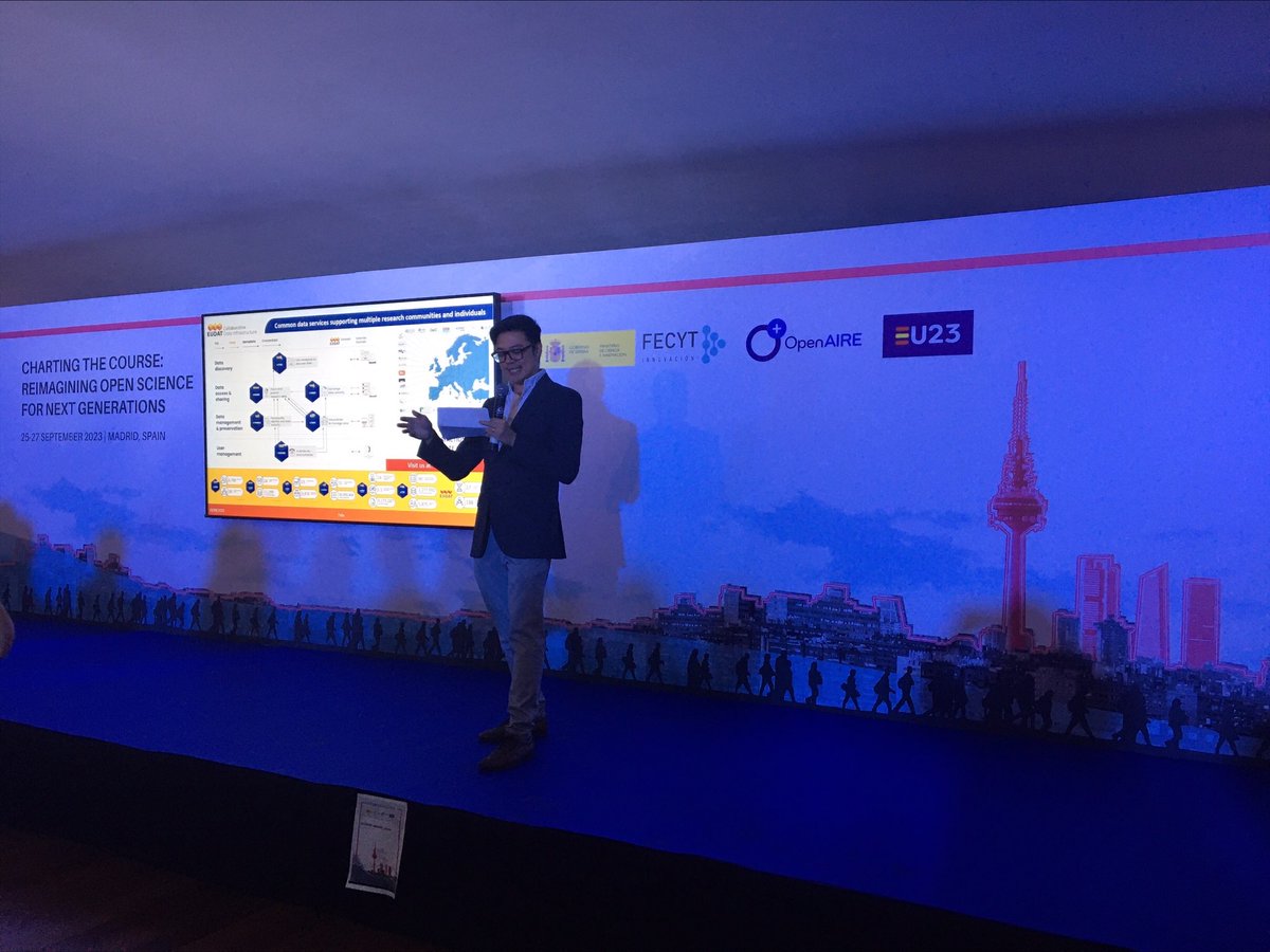 EUDAT (@eudat_eu) on Twitter photo Rob Carrillo (<a href="/TrustITServices/">Trust-IT Services</a>) is presenting #EUDAT CDI in the #OSFAIR2023 poster session. We are proud to take part and show what the B2 Service Suite can do for #OpenScience in Europe and beyond!
Learn more ➡tinyurl.com/yjpkj3n9
#FAIR #Data #researchdata #FAIRdata #EOSC Rob Carrillo (<a href="/TrustITServices/">Trust-IT Services</a>) is presenting #EUDAT CDI in the #OSFAIR2023 poster session. We are proud to take part and show what the B2 Service Suite can do for #OpenScience in Europe and beyond!
Learn more ➡tinyurl.com/yjpkj3n9
#FAIR #Data #researchdata #FAIRdata #EOSC
