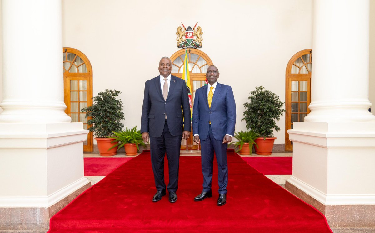 WilliamsRuto's tweet photo. Kenya takes pride in its frontline effort to combating radicalisation, terrorism and the associated criminality in the Horn of Africa. The firm support from the global community, like the United States, has been invaluable in securing the region. We will keep working jointly to rebuild and make Africa more stable and prosperous.