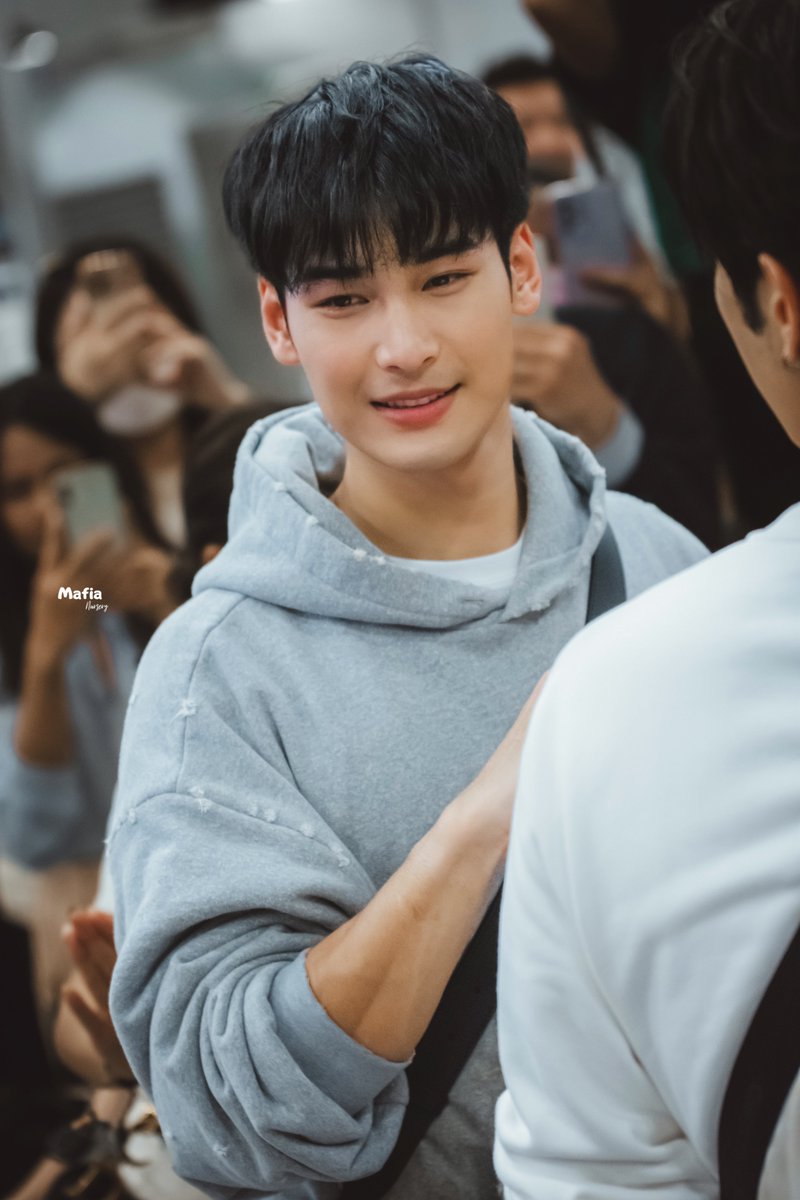 MafiaNursery's tweet photo. 24.09.23 | @Nnattawin1 

" รู้ตัวมั้ยว่าน่ารักมากอ่ะ ~ "

🛫 ʙᴋᴋ - ᴄᴅɢ
• #MileApoFlyToDiorSS24
 ꒰ #Nnattawin ; #apocolleagues ꒱
@Dior #Dior #DiorSS24 https://t.co/9aU2YJbQPI