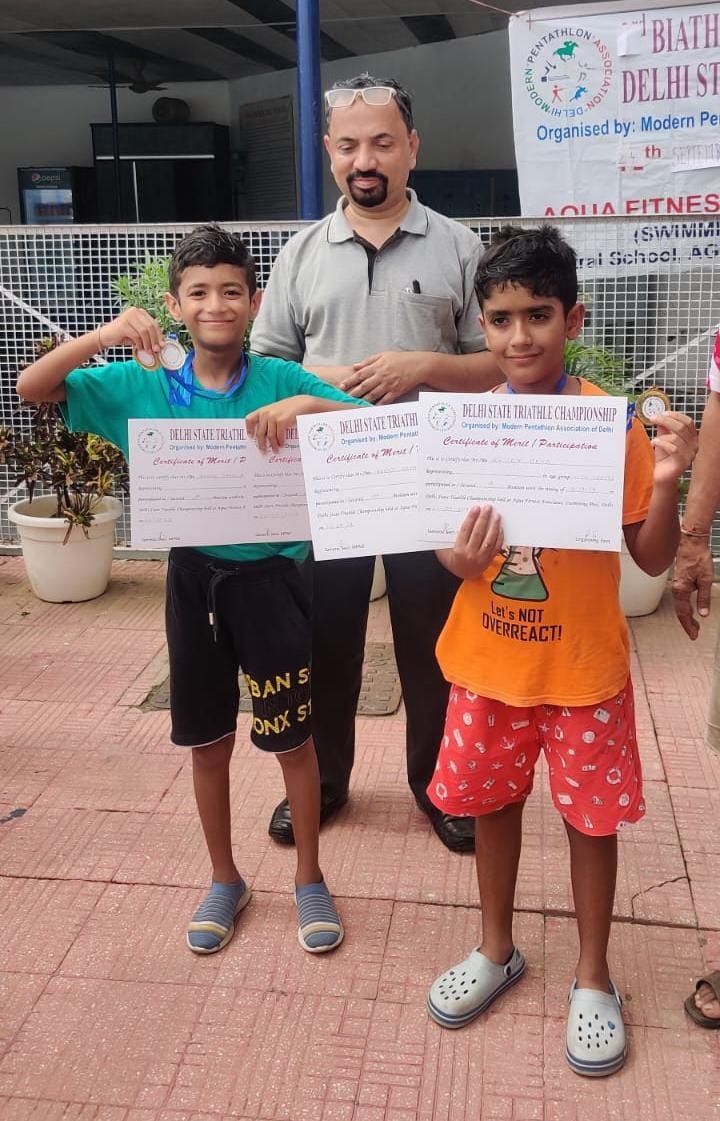 Shreeyan Ruhan Chawla of Grade V represented Gyanshree School in the under-11 boys category at the 'Delhi State Triathlon Championship' which was organised by the 'Modern Pentathlon Association' of Delhi.He secured the second position and bagged a silver medal in the event.