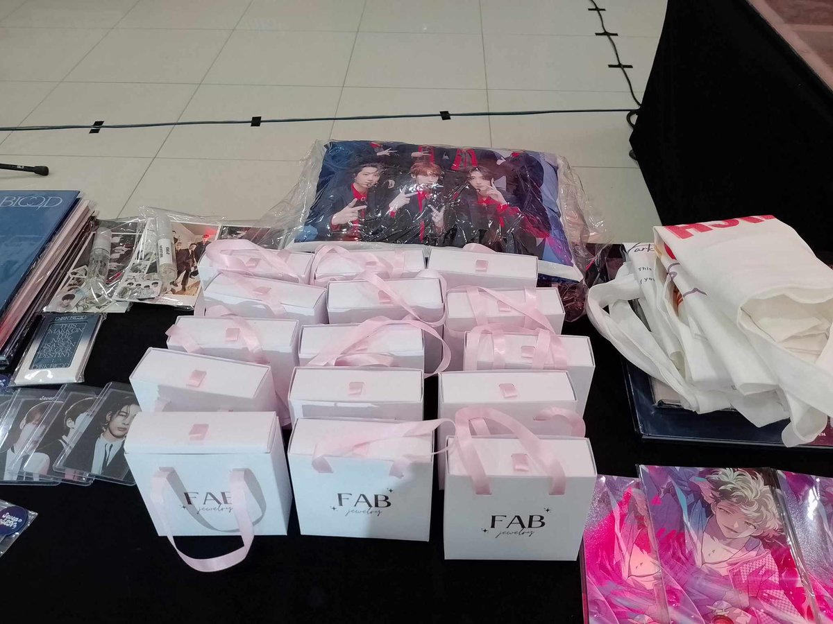 en_updatesph's tweet photo. We would also like to thank our generous sponsors; Fab, Charm Prints, Nekoh Prints, Pillow Avenue, Noona Chingu, Aynii Shop, AAE, The Arkive PH and Shopparkjimin for trusting us and sponsoring game prizes and raffle for this event. 

(3/4)

#DB_ChainedbyFate
#EngeneGathering https://t.co/YlFCgF6Udw