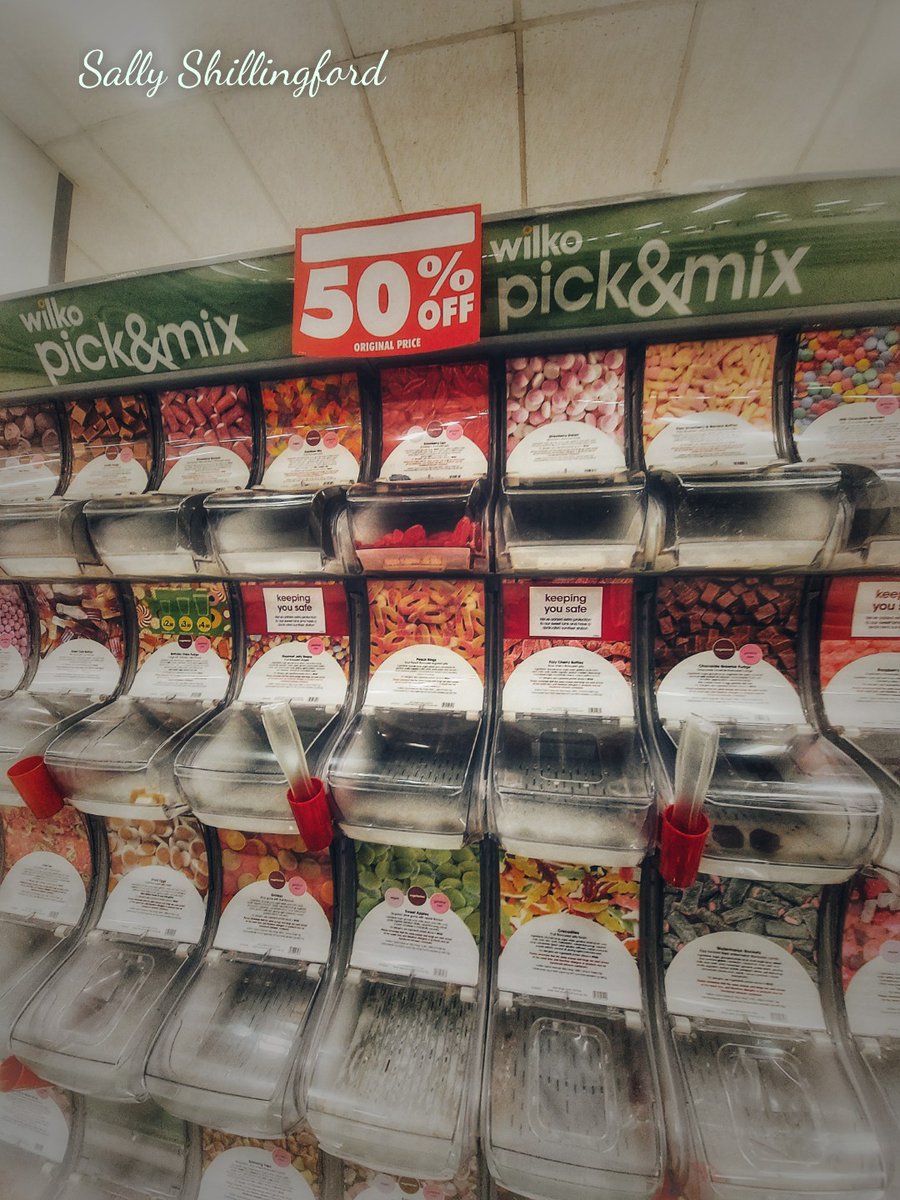 SallyAnnPhotos's tweet photo. End of an era at Wilkos 🍬📷🍫
@LoveWilko 
#wilkos
#pickamix
#sweets https://t.co/GVTY7FaF3w