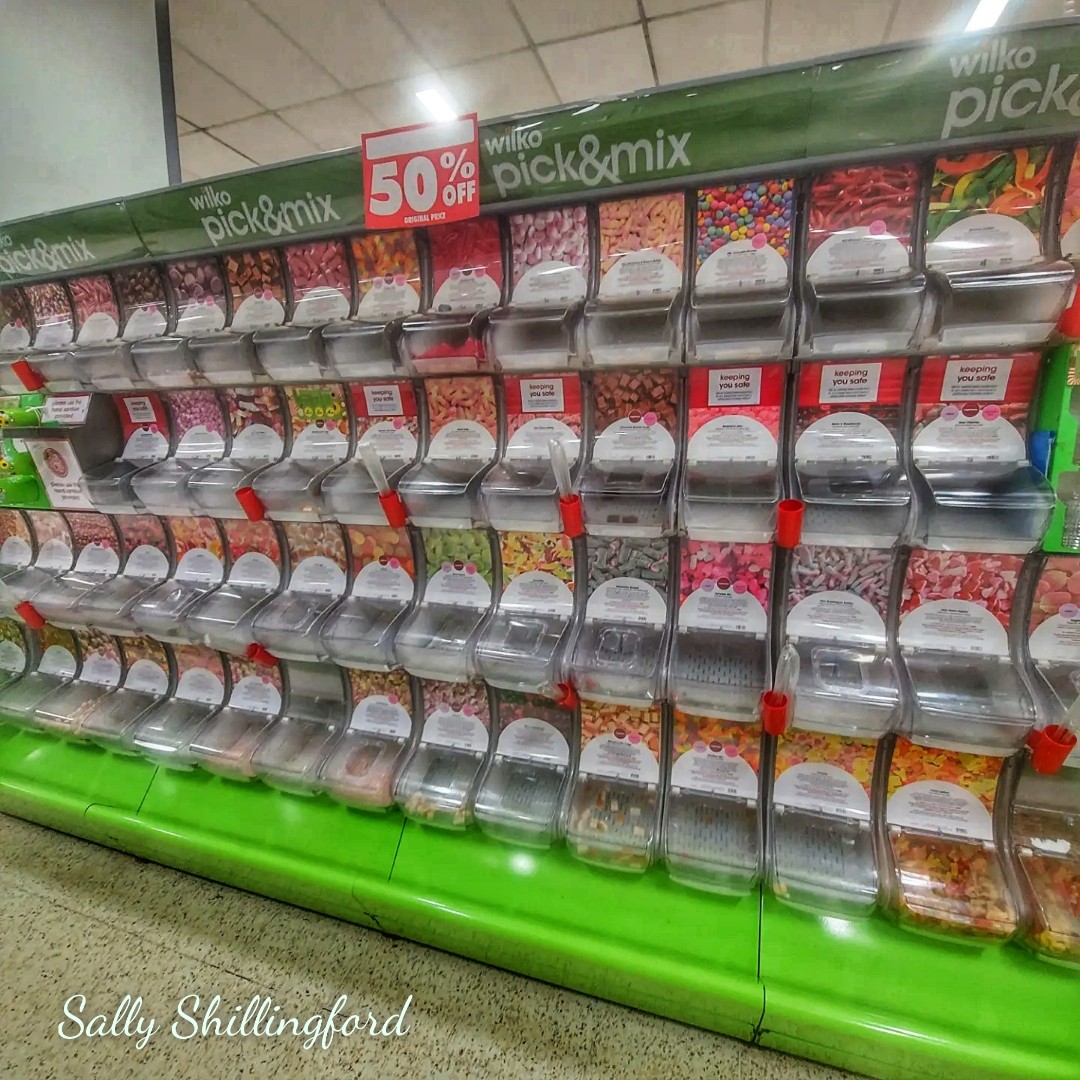 SallyAnnPhotos's tweet photo. End of an era at Wilkos 🍬📷🍫
@LoveWilko 
#wilkos
#pickamix
#sweets https://t.co/GVTY7FaF3w