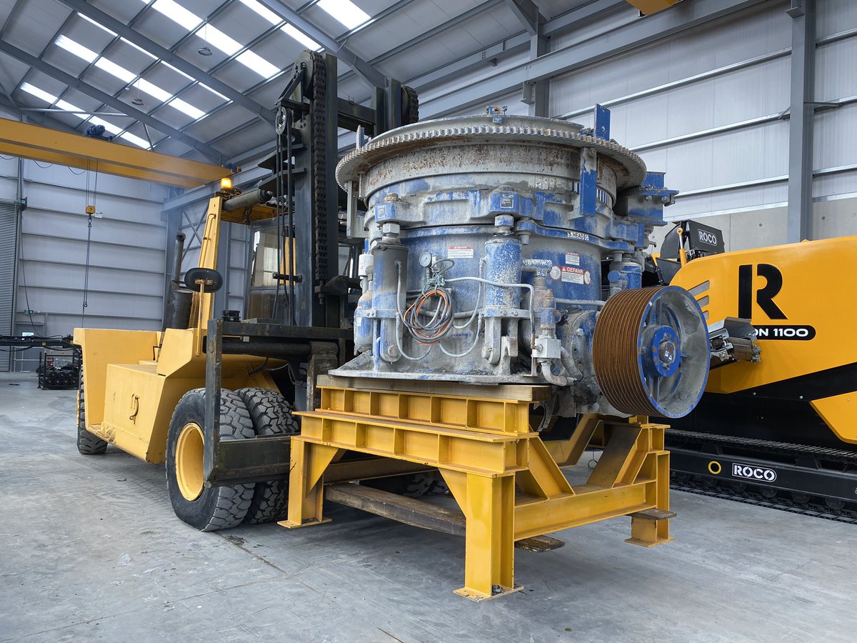BallytrainPlant's tweet image. Metso HP400 Static Cone Crusher arriving into stock!! 🏗️ #metso #nordberg #conecrusher #hp400 #crushingandscreening #staticcrusher