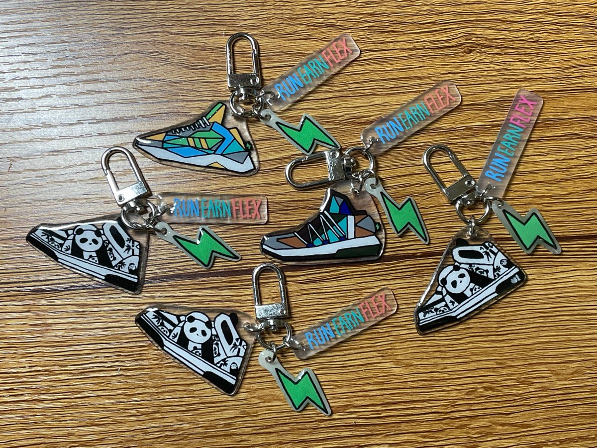 peterkim4017's tweet photo. 1/
#STEPN EVENT⚡️
#STEPNKeyring Give away👟

You can get your stepn shoes in keyring!

1⃣Follow @peterkim4017 @stepnofficial
2⃣LIKE &amp; RETWEET
3⃣Comments with #STEPNKeyring

🏆1 winner will receive stepn keyring 

Deadline: 30th Sep 15:00 (UTC) 🥇 https://t.co/0KZP2oGuSM