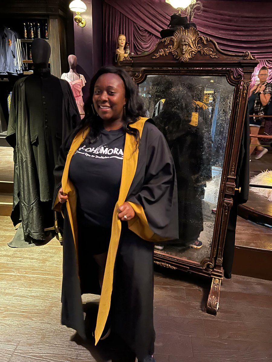 AlohomoraMN's tweet photo. #PostsAboutTheHosts If host Bianca could wake up one morning with one ability, it would be to have a real-life remote control where she could pause, rewind, and fast forward at her convenience. #harrypotterfan #harrypotterpodcast #harrypotterfandom #potterheads #harrypotterislife https://t.co/yhn9vtZ6wW