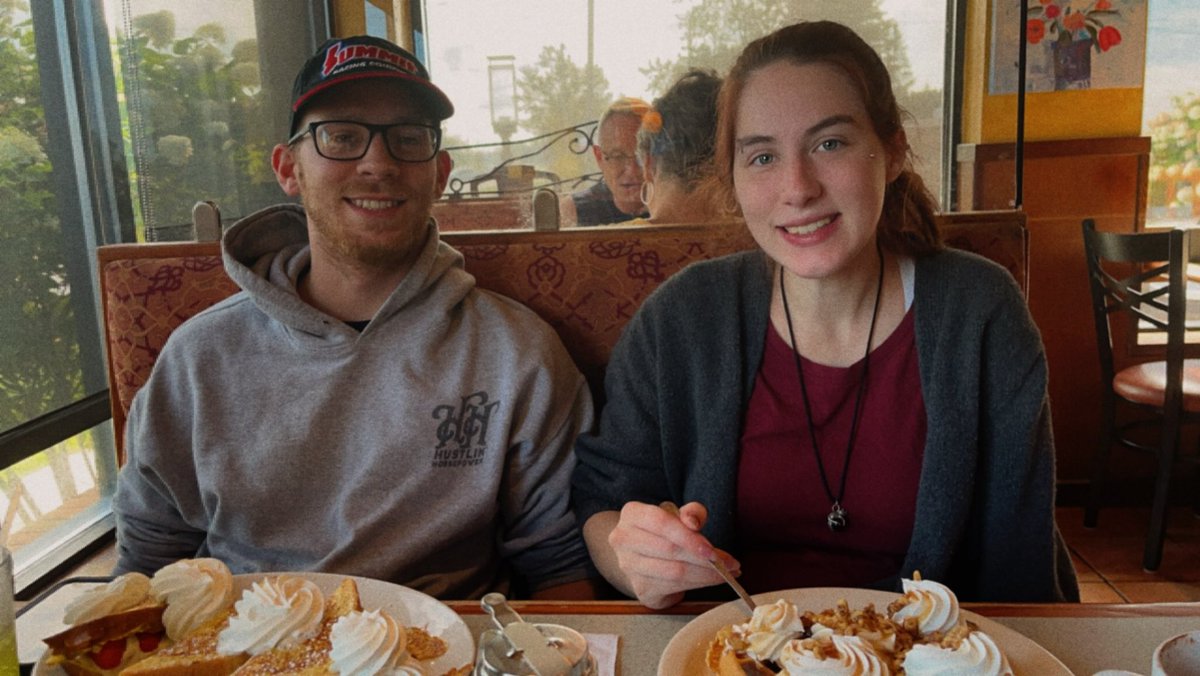 kaycm00's tweet photo. breakfast date with cierra and rob before they move out of state on wednesday! https://t.co/vbhIQ9e9IN