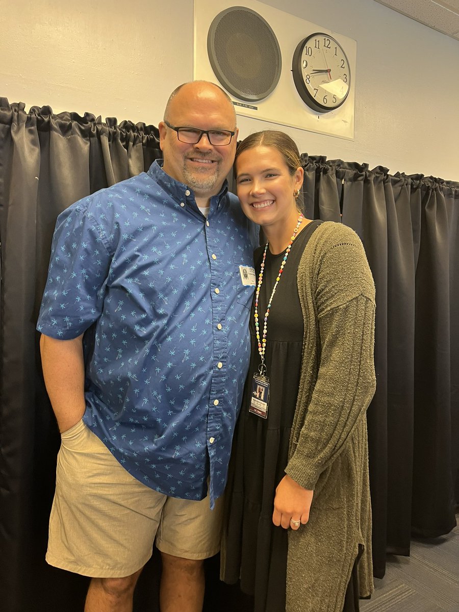 SteveSnider1's tweet photo. Happy National Daughters Day to the two very best @kenzierdixon and @paige_snider11!!  Love you both SO much!! https://t.co/VgM2gHgRh6