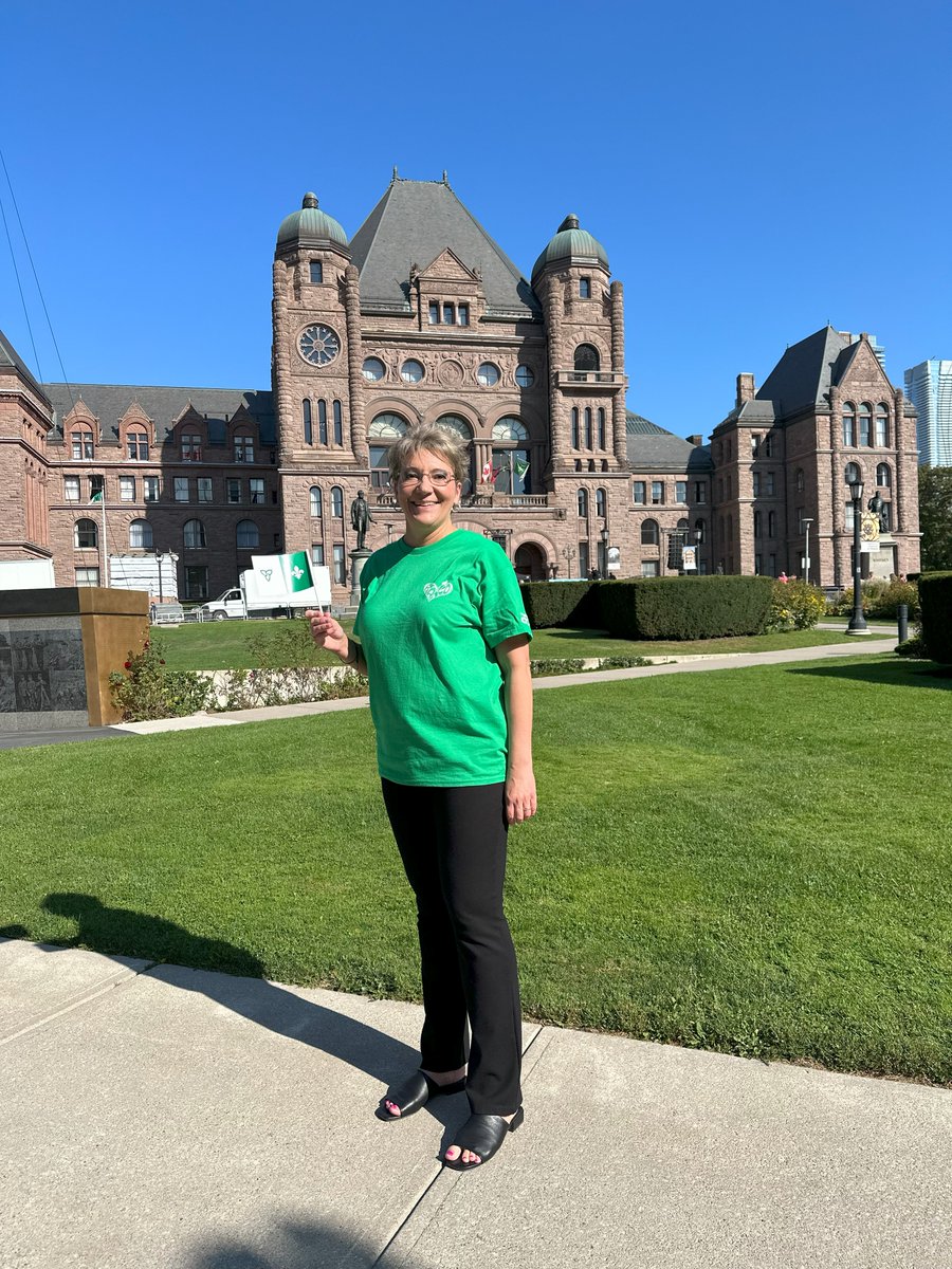 aefopresidence's tweet photo. Fière de participer au lever du drapeau franco-ontarien à Queen's Park avec @MonAssemblee. Ensemble, continuons à promouvoir et à défendre notre francophonie! #onfr https://t.co/ol06Sa1HRA