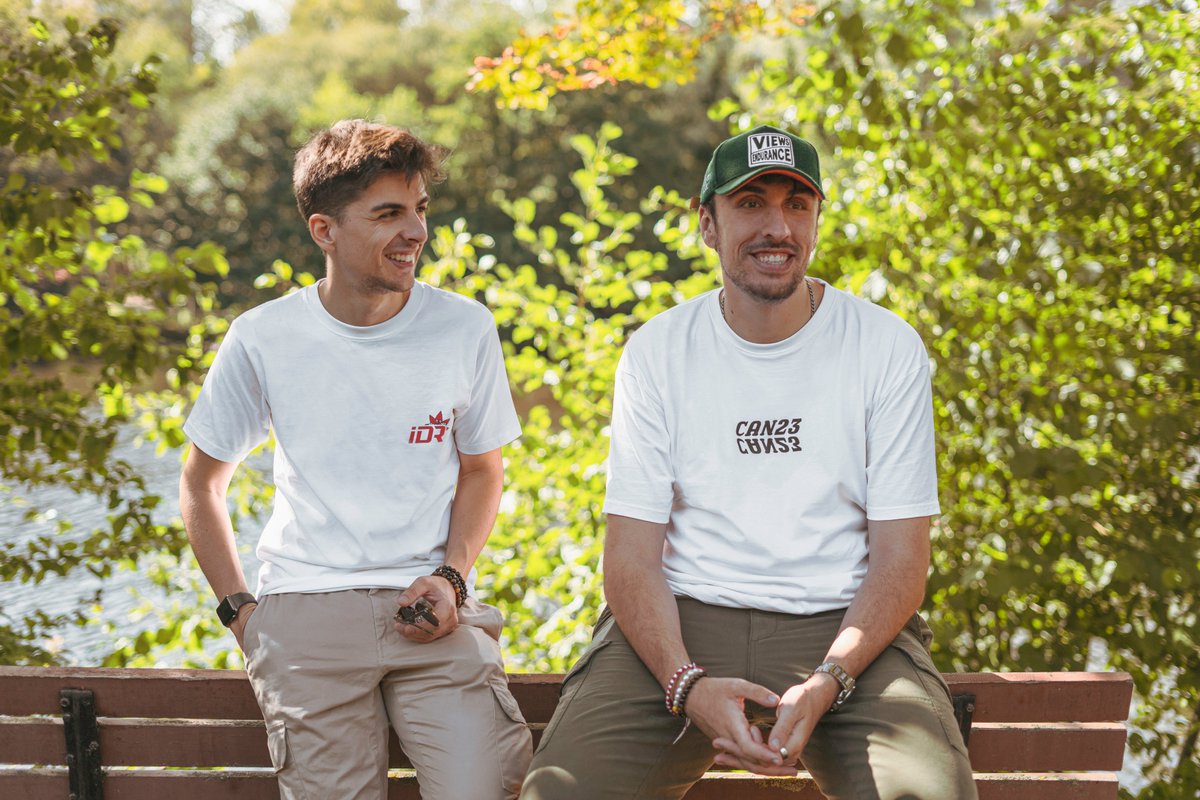 UnstoppRob's tweet image. IL EST ENFIN LA LE T-SHIRT DU CANADA ! ⚫️

Pas de T-Shirt Rouge (pour l'instant) 🫣

Si vous avez des retours ou des problèmes il y a un formulaire pour contacter le service qui gère la vente! :)

Le lien de la boutique : store.idreau.fr