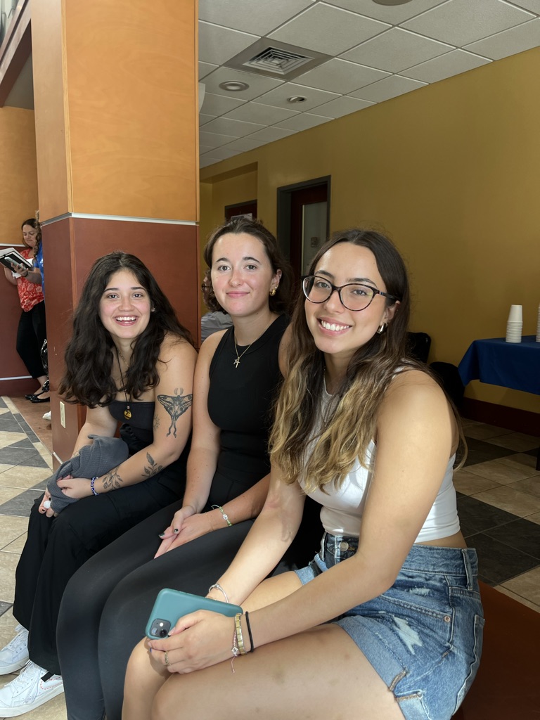 AlbertusSocial's tweet photo. Our Honor Program students are back in the Nest! On September 12th, the Honors Program started the semester with their first general meeting. Wishing our #FearlessFalcons the best of luck this year!  💙🦅

#AlbertusMagnusCollege #HonorsProgram #College #CollegeLife https://t.co/DywQ1Xyu07