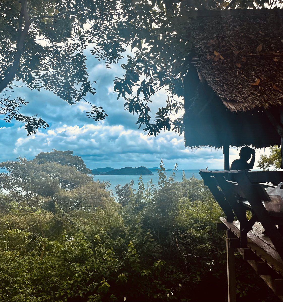 judenicholson15's tweet photo. #KohChang #Thailand #RoadTrip https://t.co/IR9MqBdEsz