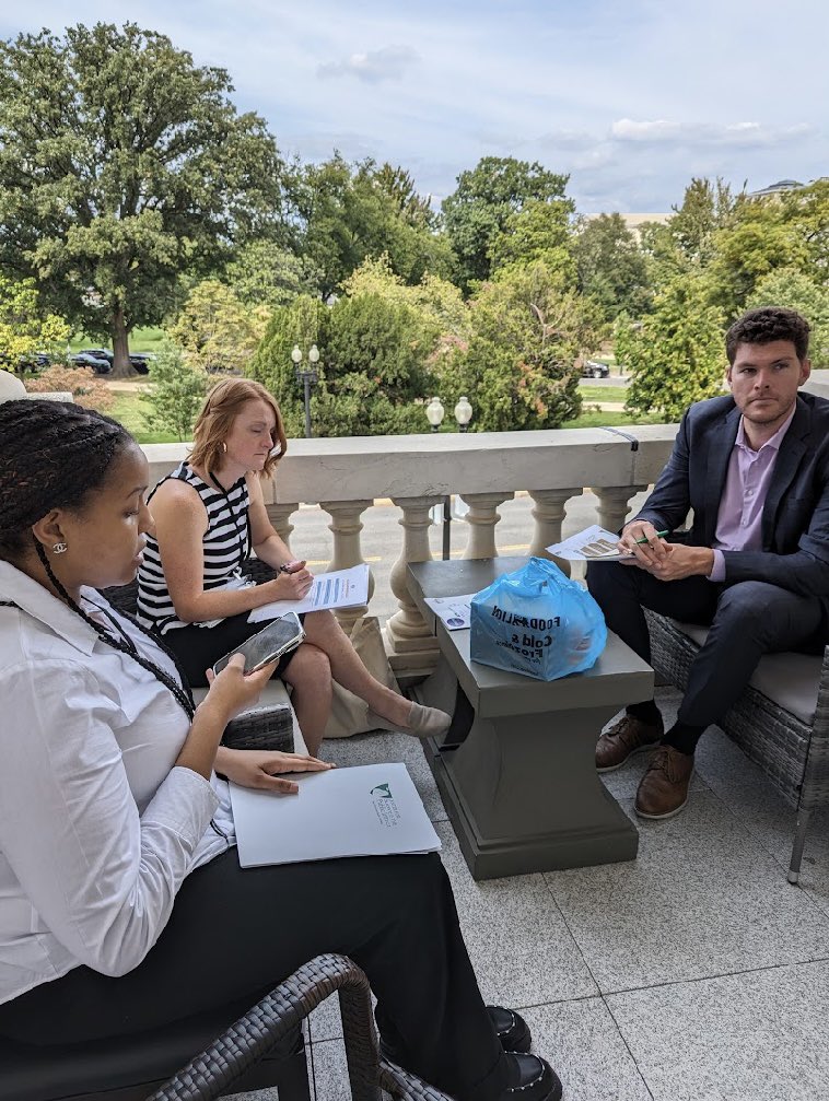 📢YOUTH IN LEADERSHIP📢
 On September 21st, YAP has partnered with @dayum to gather and train diverse youth in civic storytelling  to implement effective lobbying as they met with congress representatives to share their concerns on food accessibility in neighboring communities!