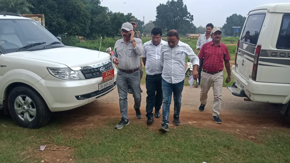 AidegaJh's tweet photo. @Respected DC is visit @AidegaJh  
@ushanker80 
@RurbanJharkhand 
@CeSimdega https://t.co/lJYfQYpcOx