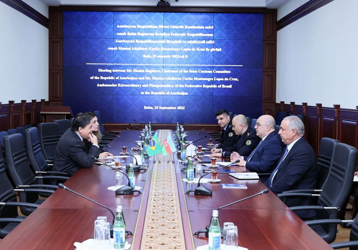 AzGomruk's tweet photo. Sentyabrın 25-də Dövlət Gömrük Komitəsində Braziliya Federativ Respublikasının ölkəmizdəki fövqəladə və səlahiyyətli səfiri Manuel Adalberto Karlos Monteneqro Lopes da Kruzla görüş keçirilib.

Ətraflı: https://t.co/NZhnPiQfOo https://t.co/HK6iFAj1nJ