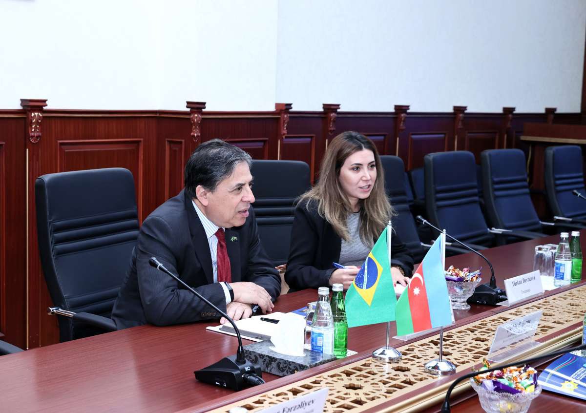 AzGomruk's tweet photo. Sentyabrın 25-də Dövlət Gömrük Komitəsində Braziliya Federativ Respublikasının ölkəmizdəki fövqəladə və səlahiyyətli səfiri Manuel Adalberto Karlos Monteneqro Lopes da Kruzla görüş keçirilib.

Ətraflı: https://t.co/NZhnPiQfOo https://t.co/HK6iFAj1nJ