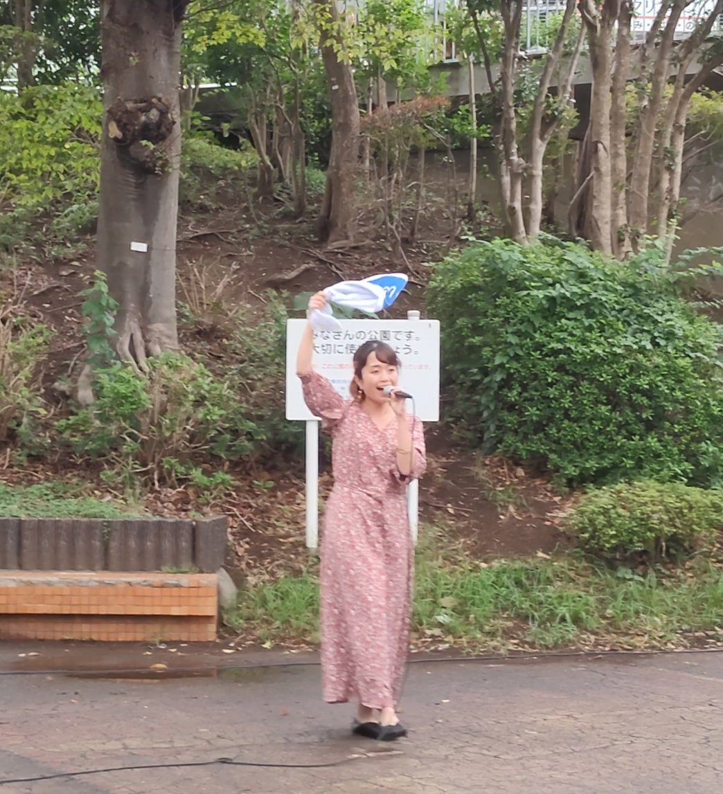 SR_ISSA_MARU's tweet photo. 2023.9.23(土)
雨天中止☔🌀😭が続いてきた #モリシア津田沼 #momoco さんライブ🎤ついに開催‼️👏👏👏😆
遠征組が参加のサプライズ‼️🤣
ももこコールꉂꉂ📢もバッチリだったと思う🤣
めっちゃ楽しかったー\(^o^)/
#Reddest🍎(に因んだ2枚目🤣) https://t.co/YHjnyG4Q7R