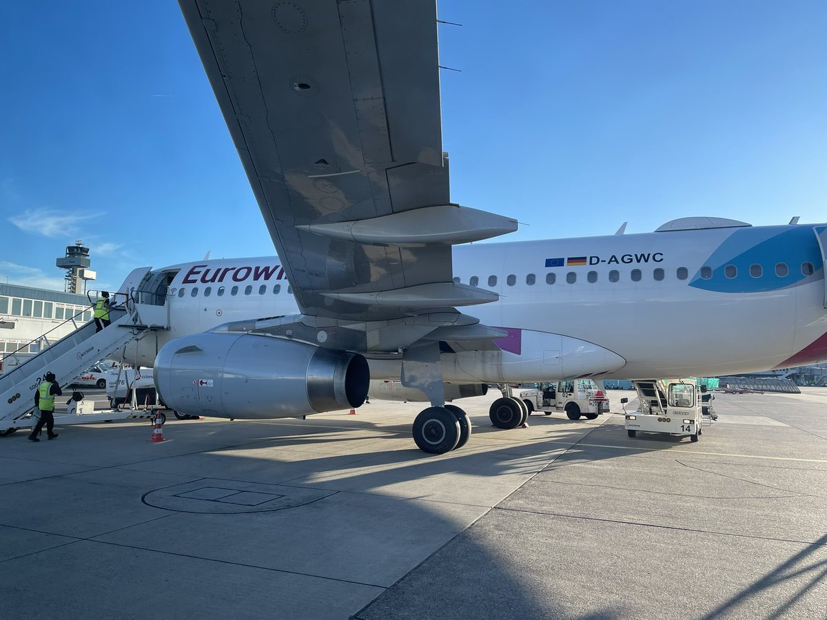 bladeclubber's tweet photo. Short but sweet, let’s go home! #amflying https://t.co/iRI4VmlAwq