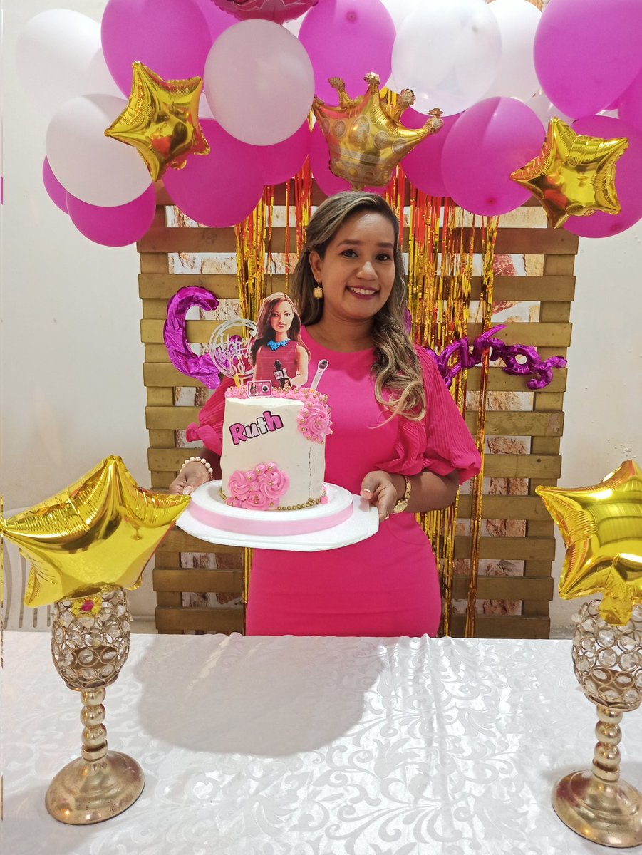ruthvernazac's tweet photo. ✨🎂🌷🎊🎈🙌🏽💃🏽💕✨ Gracias a Dios por  todas sus bendiciones y por concederme cumplir un año más de vida. #25DeSeptiembre🎀🎉
#AgradecidaYFeliz https://t.co/xbTxBDEuLk