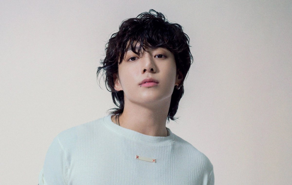 talkofthecharts's tweet photo. #JungKook's "Seven" feat. @Latto has surpassed Fifty Fifty's "Cupid" and now ranks as the third biggest global 2020s hit by Asian acts (behind BTS' "Dynamite" and "Butter"). https://t.co/Fmxr8o7bau