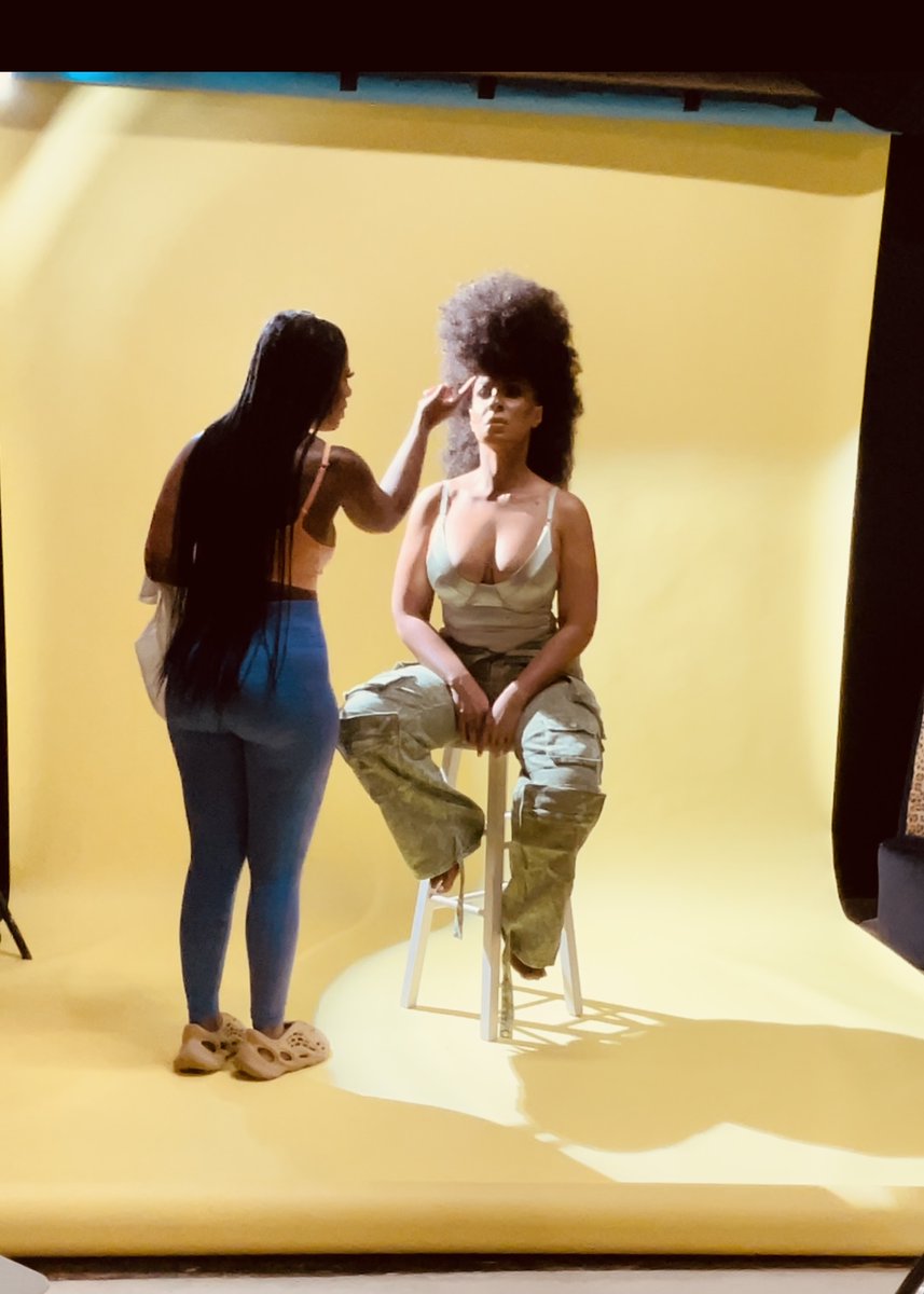 ashlieamber's tweet photo. Life imitates art! Get a behind-the-scenes look at one of my latest photoshoots #AspiringBossBabe #Photoshoot #NewContentComing 📸✨ https://t.co/kTCMEaCbYQ