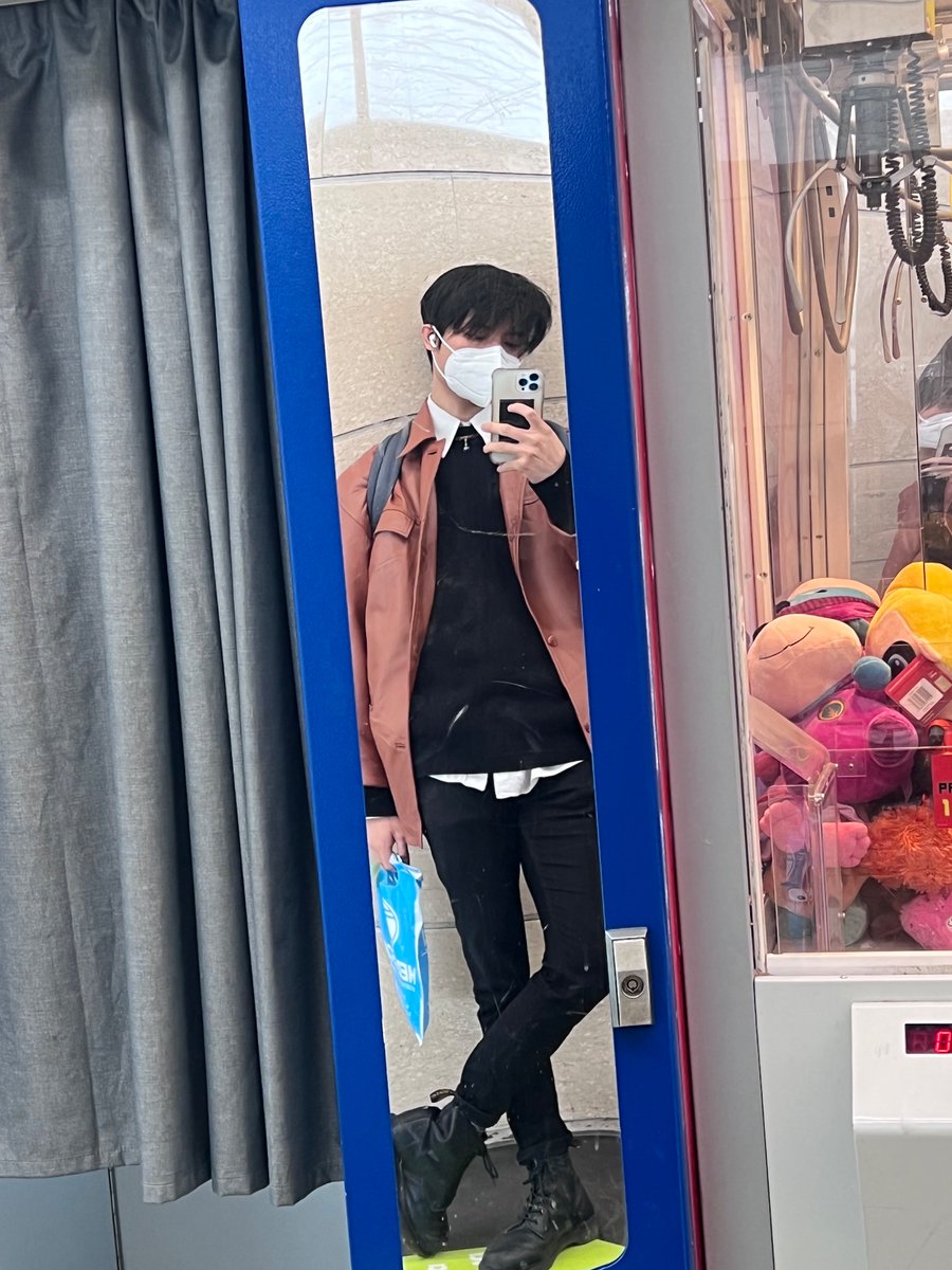 DonTheDonut's tweet photo. #hastwtselfieday
@hasanthehun
 #hasfitcheck
Normal sized head club https://t.co/ZutejPgYRi
