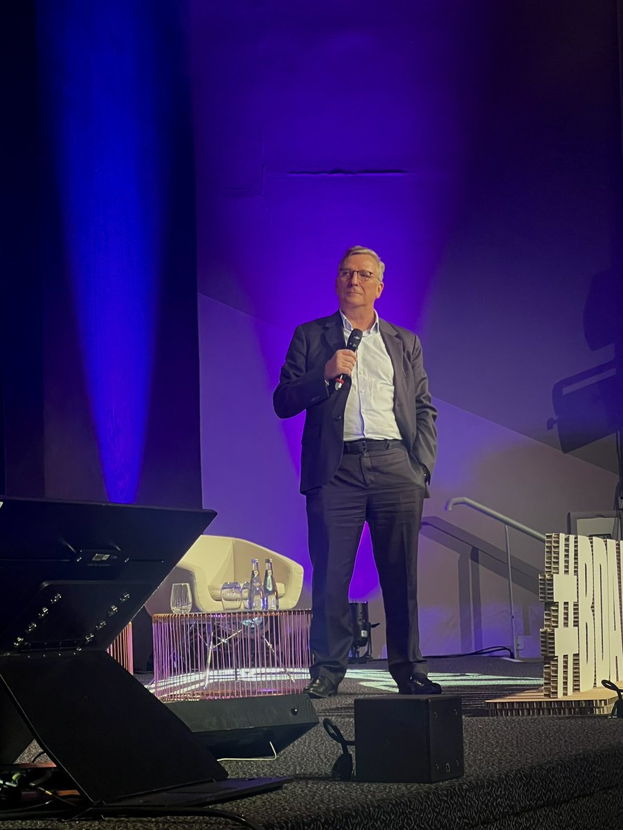 onepoint's tweet photo. 🚀 En direct du salon @bigdataparis :
"Le temps de découverte à la data, c'est le temps donné au métier pour aller chercher la satisfaction."- Frédérick Miszewski💡
Rejoignez-nous pour explorer l'univers de la #DataIA avec @onepoint. #BigDataIAParis https://t.co/09ETaTGnQt