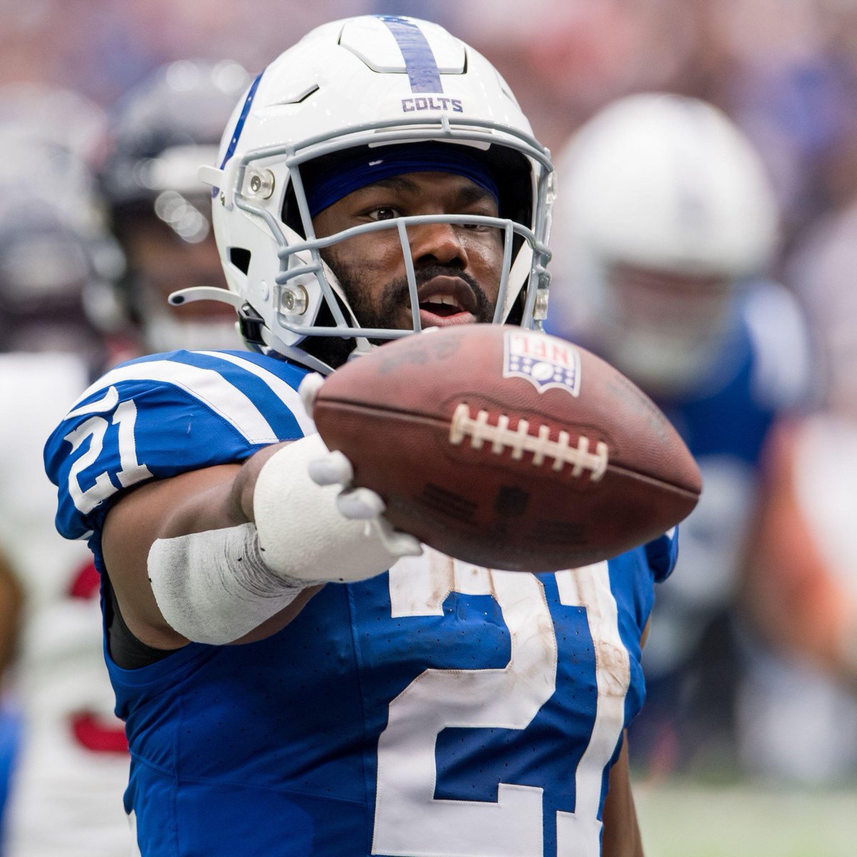 PFF_Fantasy's tweet photo. Zack Moss among RBs in week 3: 

🔹 122 YDS (T-2nd) 
🔹 64 rush YDS after contact (4th) 
🔹 9 Missed tackles forced (1st) 
🔹 10 Rushes for first down (1st) https://t.co/q6UyIvXj1l