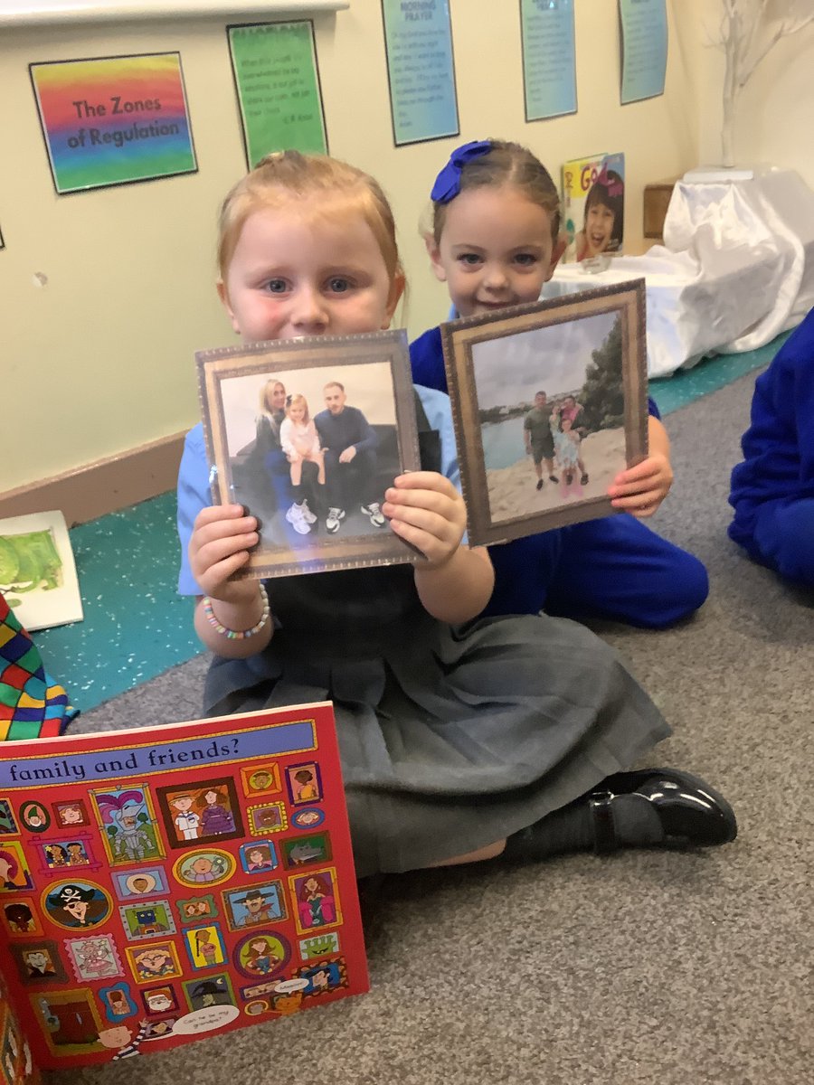 oli_nursery's tweet photo. After introducing our new text, You Choose, we discussed our family members and some of us drew pictures of them. #olipreading #olipart @csergeant3 @DeputyOLI https://t.co/o8VIBQqShy