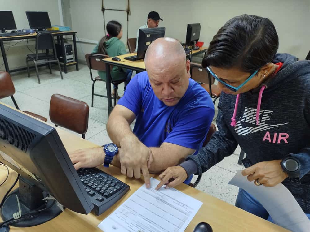 uptlara's tweet photo. #25Sept || #EnDesarrollo Proceso de Inscripción Nuevo Ingreso 2023... Docentes del #PNFCP y el personal de la @DGGCA_UPTAEB atienden a los bachilleres que formalizan su inscripción para cursar estudios en la Uptaeb. Bienvenidos a la Uptaeb.!!
#UptaebActiva
@mppeduniv @opsuVzla https://t.co/jQ8kpCveMk