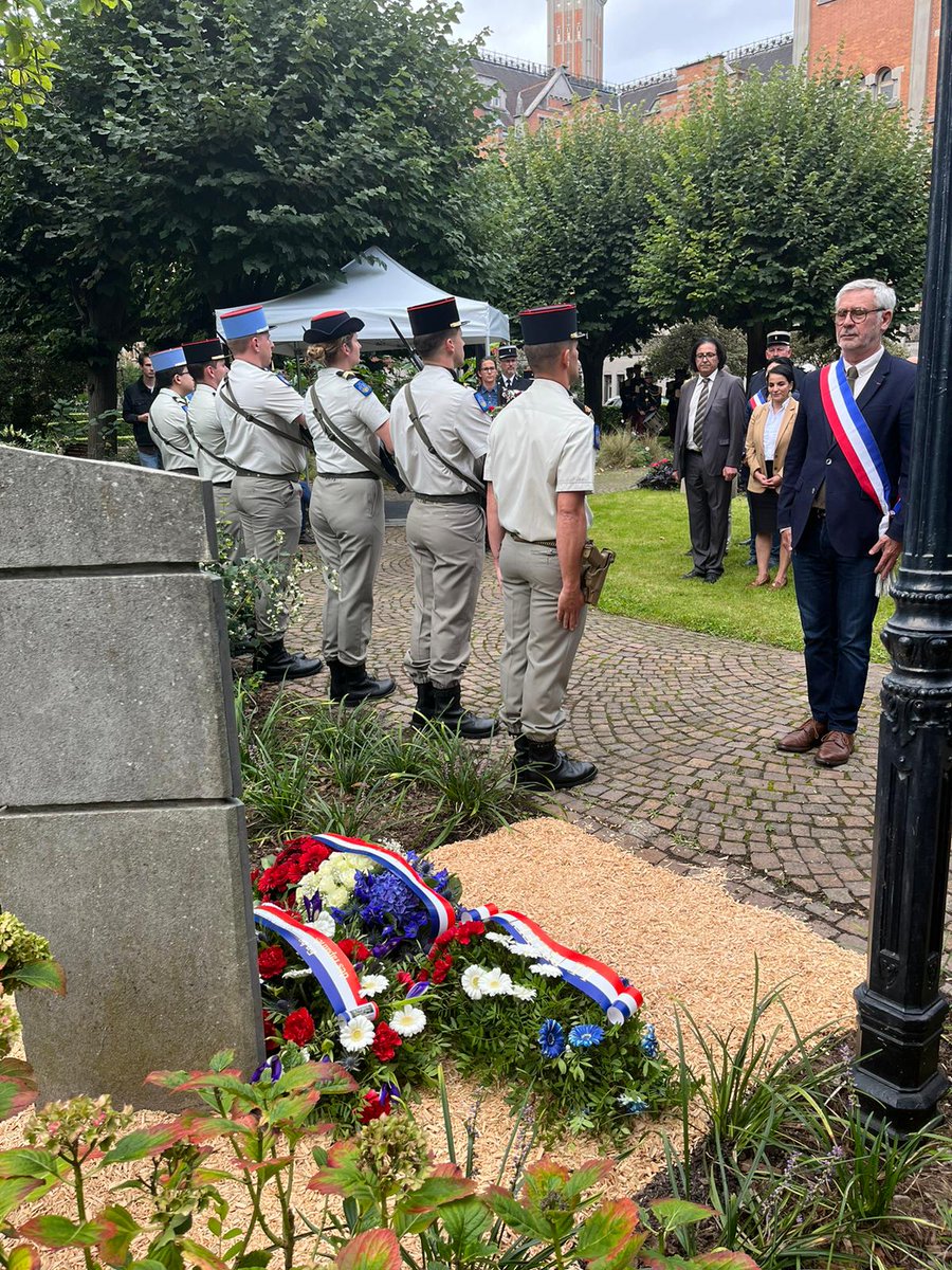 Lille en commun (@lille_en_commun) on Twitter photo #Lille rend hommage aux #Harkis et aux autres membres des troupes supplétives de la France en cette journée nationale.
Pour eux et leurs familles, reconnaissance et réparation !
#Memoire
<a href="/JcMenault/">Jean-Claude Menault</a> <a href="/AnissaBaderi/">Anissa Baderi</a> <a href="/LEPETITSteph/">stephane LEPETIT</a> <a href="/c_morell/">MORELL SAMPOL C</a> #Lille rend hommage aux #Harkis et aux autres membres des troupes supplétives de la France en cette journée nationale.
Pour eux et leurs familles, reconnaissance et réparation !
#Memoire
<a href="/JcMenault/">Jean-Claude Menault</a> <a href="/AnissaBaderi/">Anissa Baderi</a> <a href="/LEPETITSteph/">stephane LEPETIT</a> <a href="/c_morell/">MORELL SAMPOL C</a>